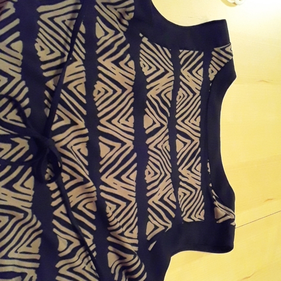 Liz Lange for Target XS Maternity Top - Picture 8 of 8